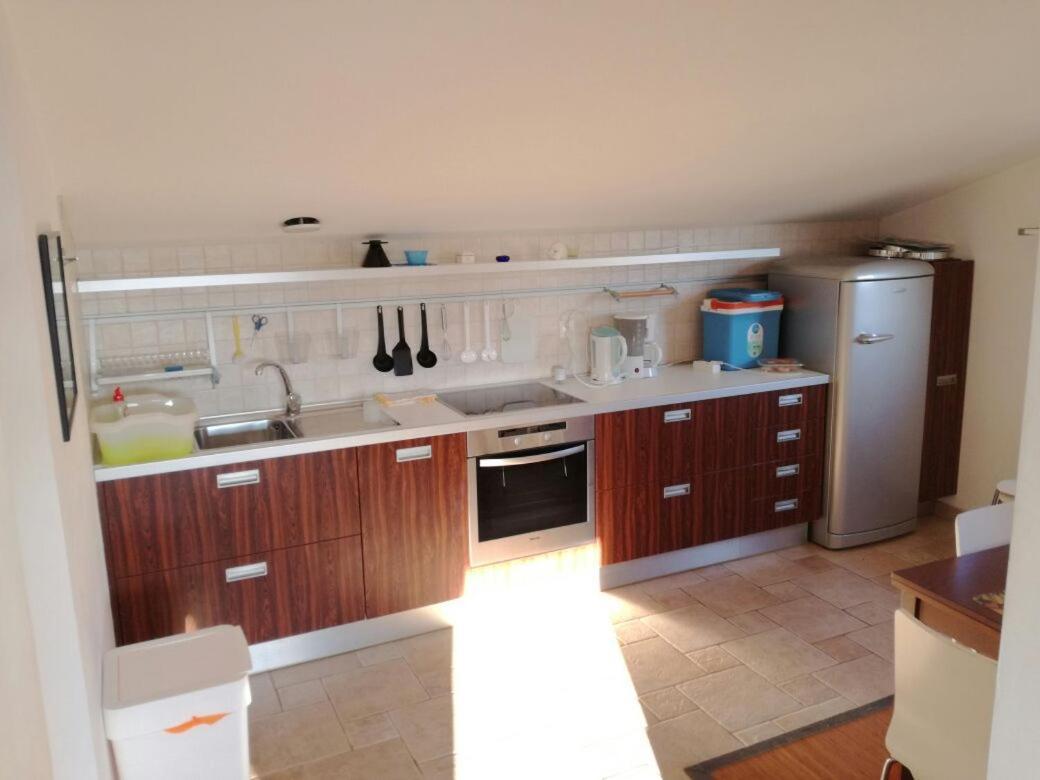 Nice, Cosy Studio Apartment With Shared Outdoor Pool บานโจเล ภายนอก รูปภาพ